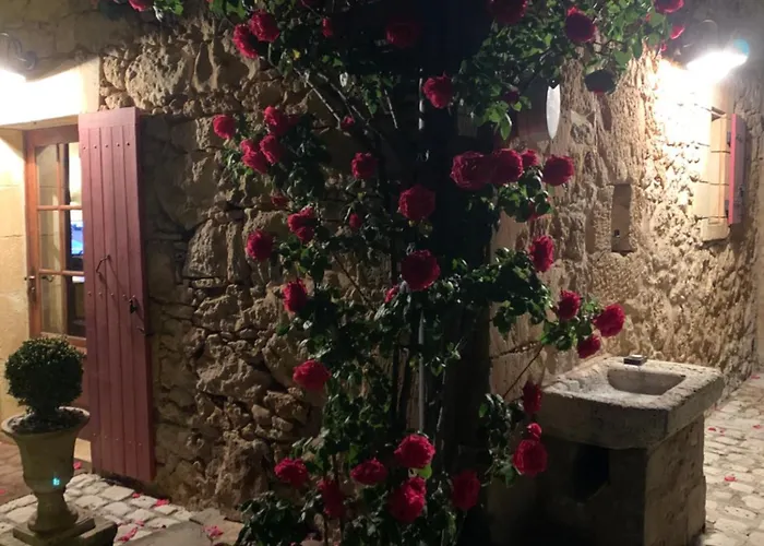 別荘 Maison Les Volets Rouges, Vue Et Piscine Privee, Cote Sarlat Bézenac